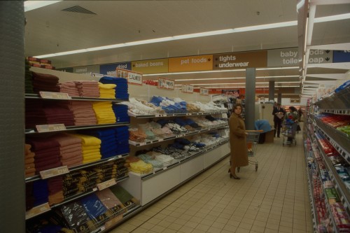 SA/BRA/7/B/4/2/43 - Image of interior of East Barnet Road, Barnet branch