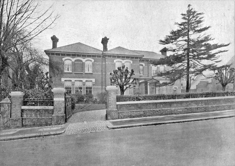 SA/FAM/1/IMA/1/6 - Photograph of Sainsbury family home at Bishopsfields, Broadlands Road, Highgate