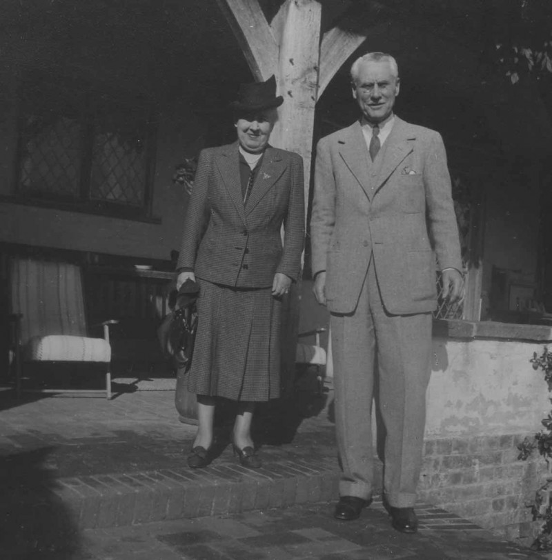 SA/FAM/2/IMA/1/1 - Photograph of JB Sainsbury with his wife Mabel